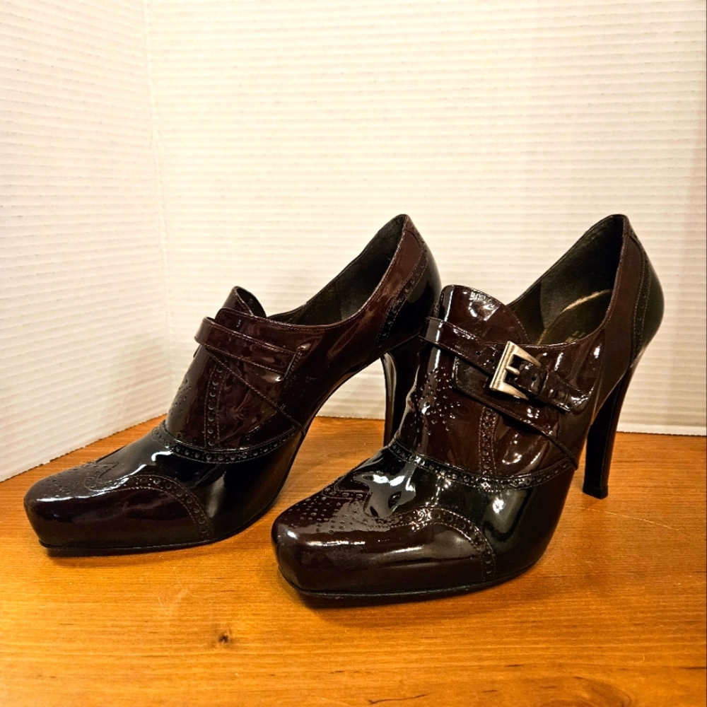 Women's Stuart Weitzman Patent Leather Shoes